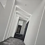 Luxury 's 4*