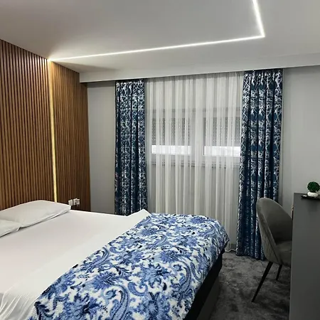 Luxury 's Velika Kladusa