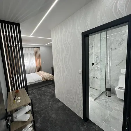 Luxury 's Nocleg ze śniadaniem 4*