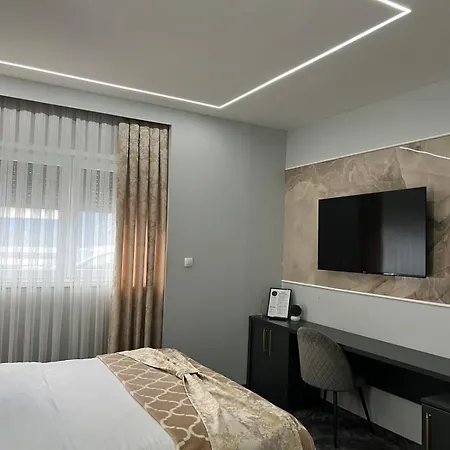 Luxury 's Velika Kladusa