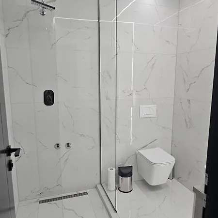 Luxury 's Velika Kladusa