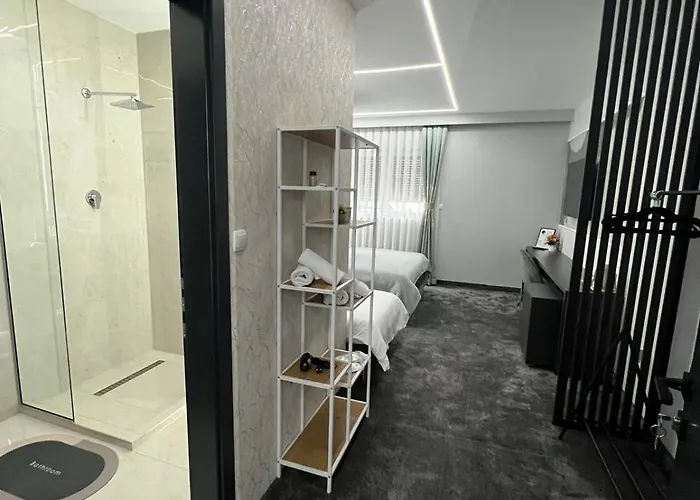 Luxury 's Velika Kladusa