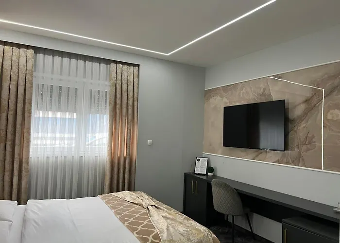 Luxury 's Velika Kladusa